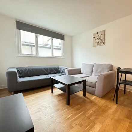 Rent this 4 bed townhouse on 497 Garratt Lane in London, SW18 4EL