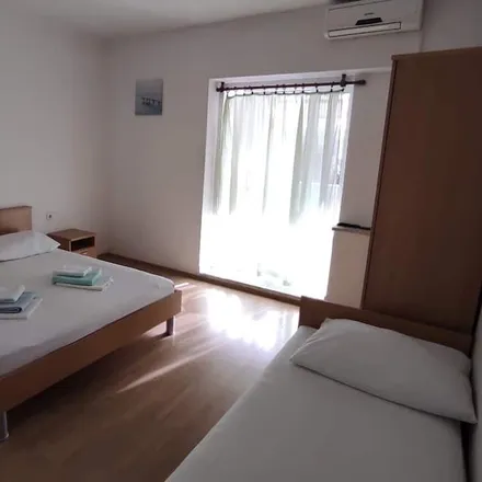 Rent this studio apartment on 21310 Grad Omiš
