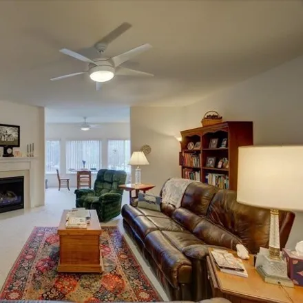 Image 8 - 98 Cherokee Circle, Madison, WI 53704, USA - Condo for sale