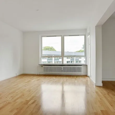 Rent this 4 bed apartment on Bakkehave 12 in 2970 Hørsholm, Denmark
