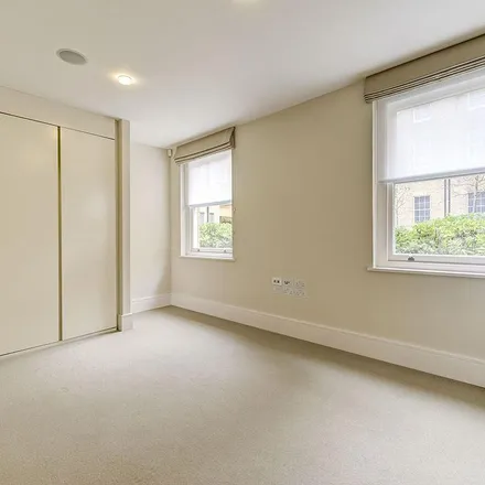 Image 4 - 30 Sloane Court West, London, SW3 4TE, United Kingdom - Apartment for rent
