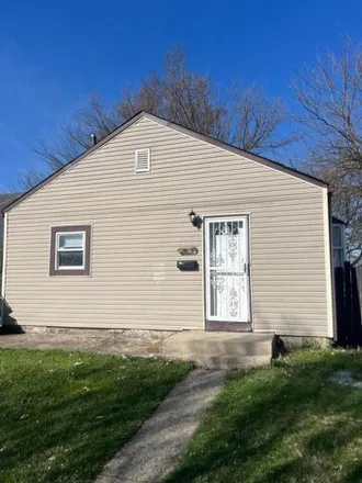 Buy this 3 bed house on 975 Briarwood Avenue in Columbus, OH 43211