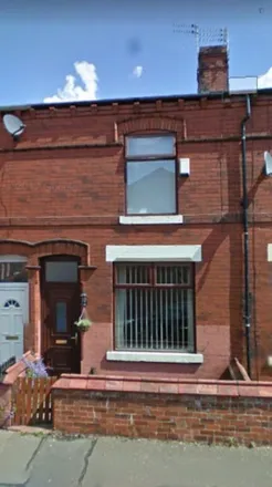 Rent this 3 bed room on Clovelly Street in Manchester, M40 1NX