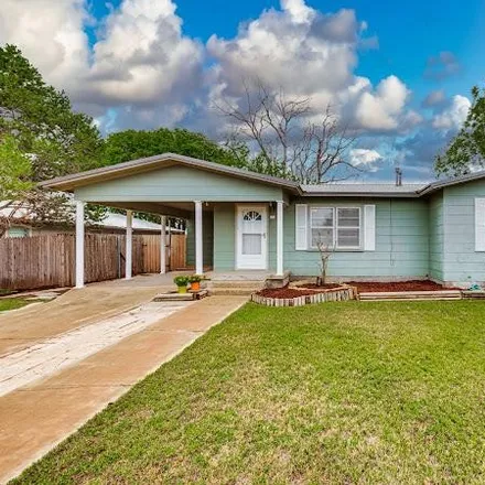 Buy this 2 bed house on 1600 East 17th Street in Big Spring, TX 79720