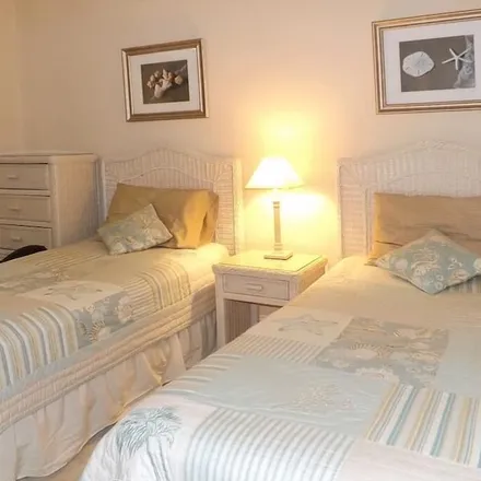 Rent this 6 bed apartment on Stone Harbor in NJ, 08247