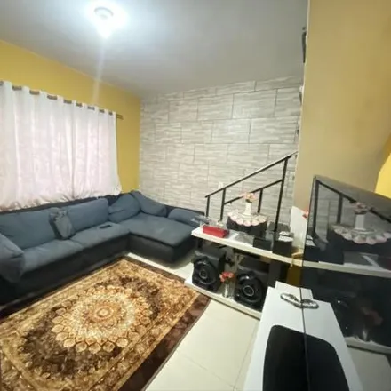 Buy this 2 bed house on Avenida Barão do Rio Branco in Saracuruna, Duque de Caxias - RJ