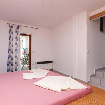 Rent this 1 bed apartment on 21223 Okrug Gornji