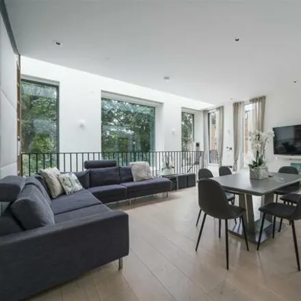 Rent this 3 bed house on 27 Blenheim Terrace in London, NW8 0EH