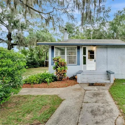 Buy this 2 bed house on 933 East 10th Avenue in Mount Dora, FL 32757