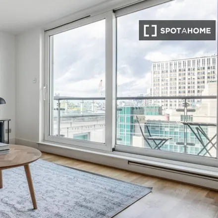 Rent this 2 bed apartment on Drake House in 14 Bridgefoot, London