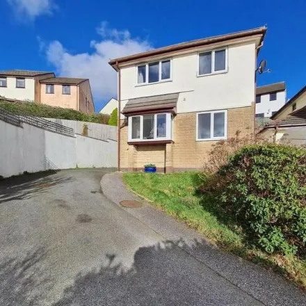 Buy this 4 bed house on Gweal Wartha in Helston, TR13 0BT