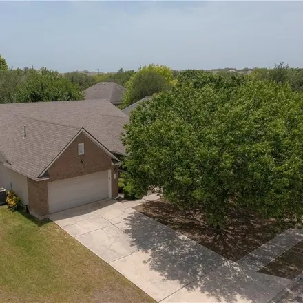 Image 2 - 140 Greenbriar Drive, Kyle, TX 78640, USA - House for sale