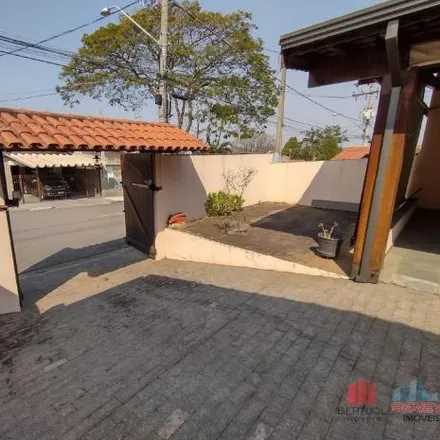 Buy this 4 bed house on Avenida Golfinho in Centro, Vinhedo - SP