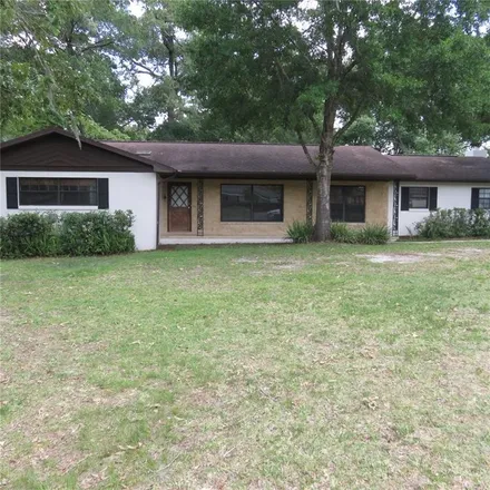 Buy this 3 bed house on 1401 Southeast 38th Avenue in Ocala, FL 34471
