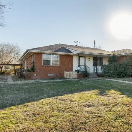 Buy this 4 bed house on 6921 South Kentucky Avenue in Oklahoma City, OK 73159