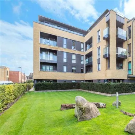 Image 8 - Wagtail Court, Pipit Drive, London, SW15 6RH, United Kingdom - Apartment for sale