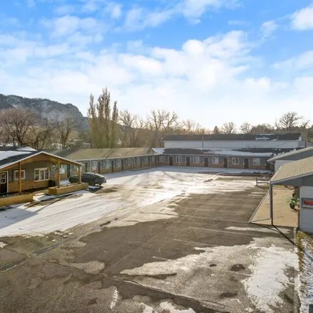 Buy this 34 bed house on Deer Lodge Motel in 26 South 6th Street, Sundance
