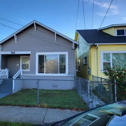 Rent this 2 bed house on 550 18th Street in Richmond, CA 94801