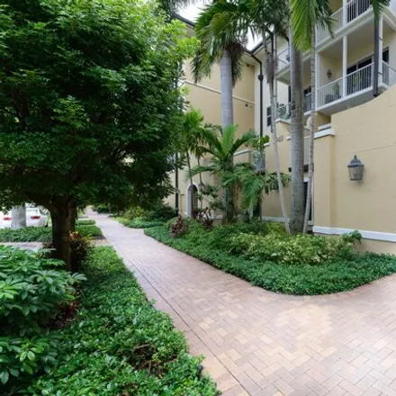 Buy this 2 bed condo on 3940 N Flagler Dr Apt 301 in West Palm Beach, Florida