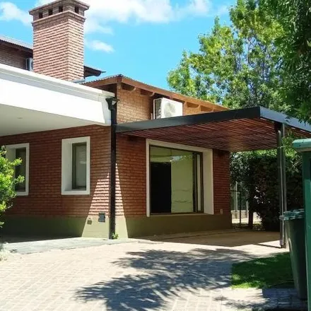 Rent this 3 bed house on Los Glaciares in Zona 11, Funes