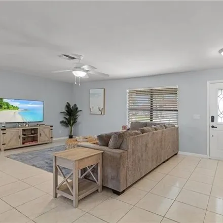 Image 4 - 1107 SE 21st Ter, Cape Coral, Florida, 33990 - House for sale
