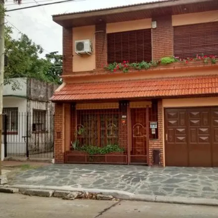 Buy this 3 bed house on Calle 7 in Partido de Berazategui, B1880 DOP Berazategui