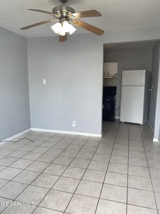 Image 2 - 4066 Taylor Avenue, El Paso, TX 79930, USA - House for rent