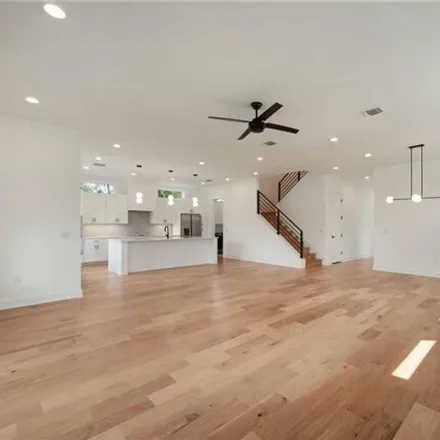 Image 3 - 5816 Harold Court, Austin, TX 78721, USA - House for rent