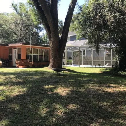 Rent this 2 bed house on Crystal River in FL, 34429