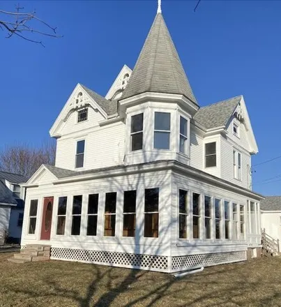 Buy this studio house on 31 Booker St in Thomaston, Maine