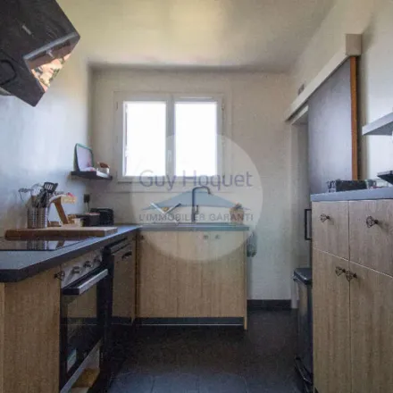 Rent this 3 bed apartment on Mairie de Carpentras in Rue des Halles, 84200 Carpentras