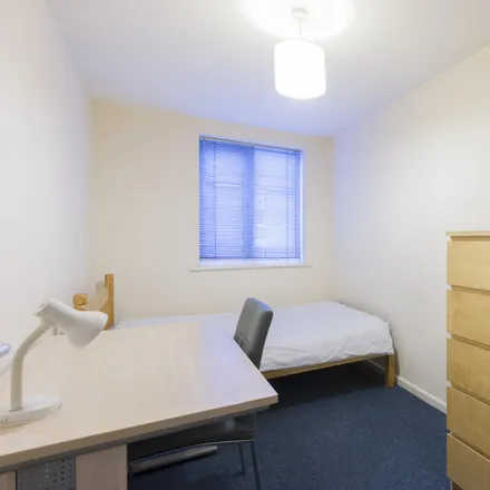 Image 1 - 272 Radford Road, Nottingham, NG7 5GU, United Kingdom - Room for rent