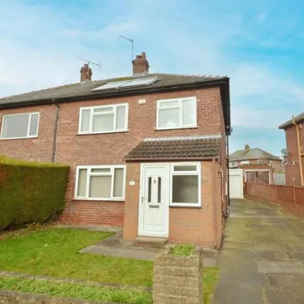 Rent this 3 bed duplex on Allerton Grange Gardens in Leeds, LS17 6LL