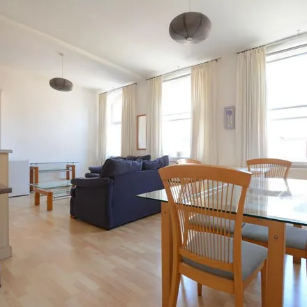 Rent this 2 bed apartment on The Causeway in Street, BA16 0EP