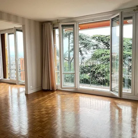 Rent this 5 bed apartment on 22bis Quai Pierre Semard in 69350 La Mulatière, France