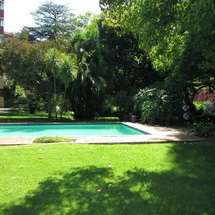 Image 4 - 4th Avenue, Houghton Estate, Johannesburg, 2001, South Africa - Apartment for rent