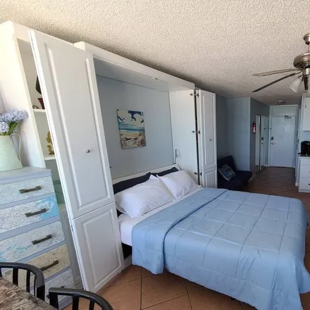 Image 1 - Daytona Beach, FL - Condo for rent