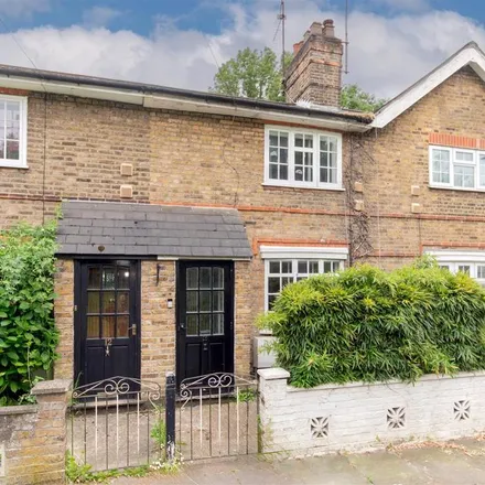 Rent this 3 bed house on Manor Cottages Approach in London, N2 8JR
