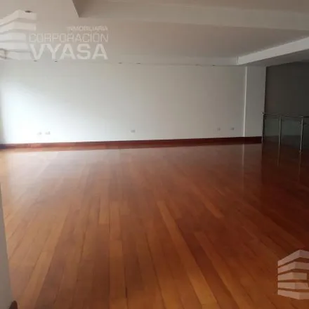 Buy this 3 bed apartment on Chilli Wings in Avenida General Eloy Alfaro, 170504