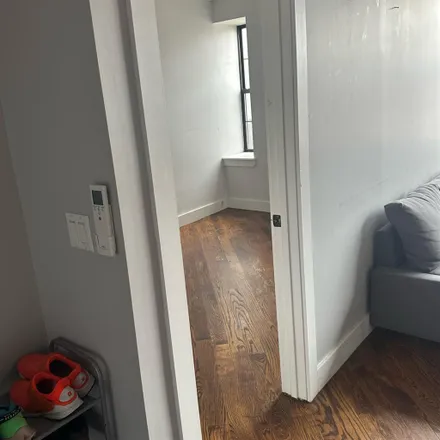 Image 3 - 70 Linden Boulevard, New York, NY 11226, USA - Room for rent