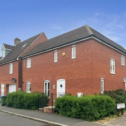 Rent this 3 bed house on Wall Brown Way in Buckinghamshire, HP19 9BW