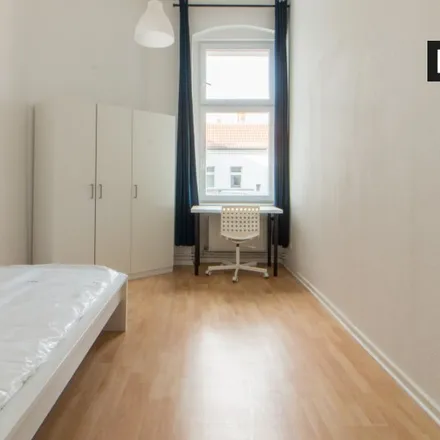Rent this 5 bed room on bruné in Rheinstraße 26, 12161 Berlin