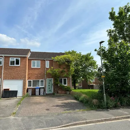 Rent this 3 bed apartment on 42 Bassett Avenue in Bicester, OX26 4TZ