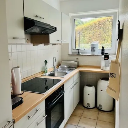 Rent this 3 bed apartment on Niederkleiner Weg 12 in 35315 Homberg (Ohm), Germany