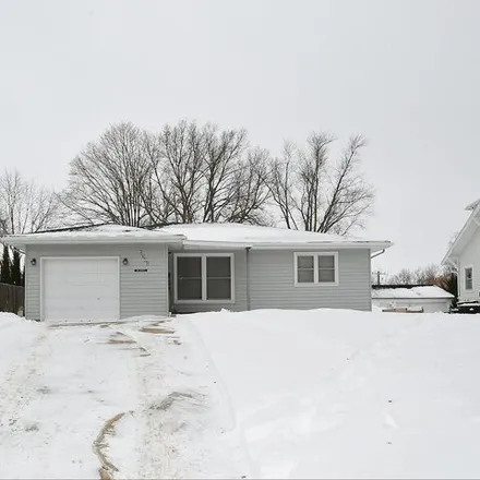 Buy this 3 bed house on 1380 East Summit Street in Red Oak, IA 51566