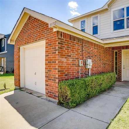 Image 3 - 10517 Many Oaks Drive, Fort Worth, TX 76140, USA - House for sale