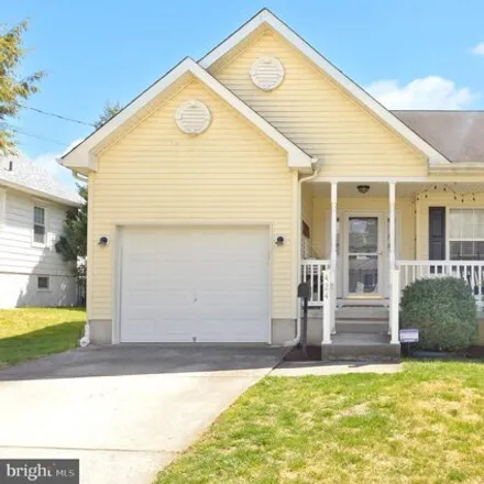 Rent this 3 bed house on 432 Mansion Avenue in Audubon, Camden County