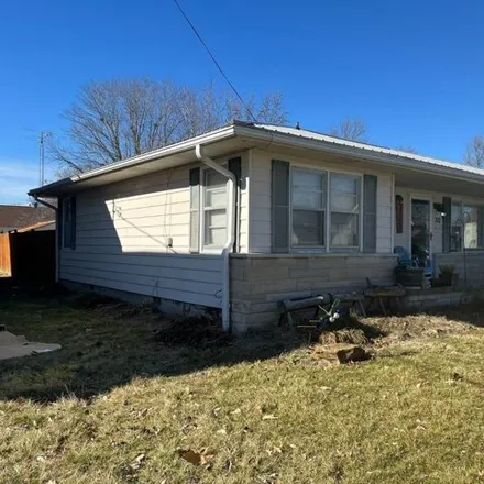 Buy this 2 bed house on 370 North Garfield Street in Oblong, Crawford County