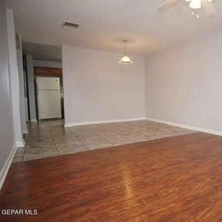 Image 5 - 3400 Blue Earth Ln Apt D, El Paso, Texas, 79936 - House for rent