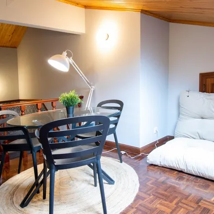 Rent this 7 bed apartment on Quinta dos Alpões in 3000-157 Coimbra, Portugal